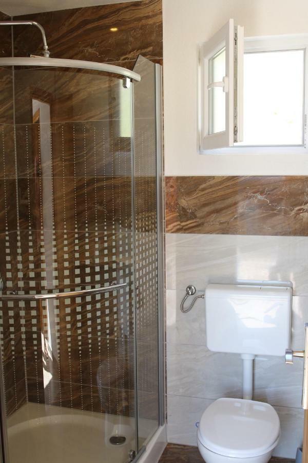Apartmani Subasic Pag Town Buitenkant foto
