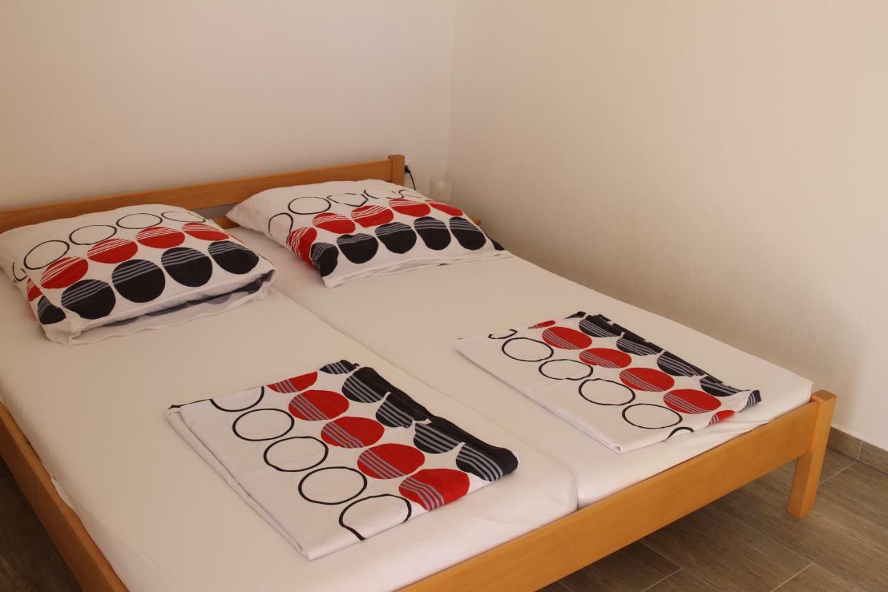 Apartmani Subasic Pag Town Buitenkant foto