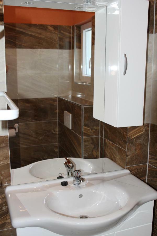 Apartmani Subasic Pag Town Buitenkant foto