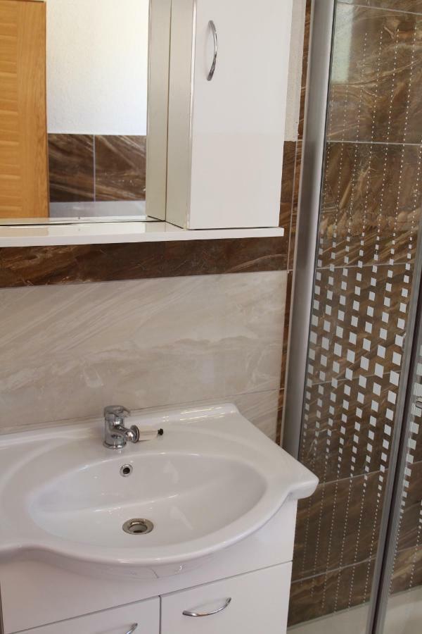Apartmani Subasic Pag Town Buitenkant foto