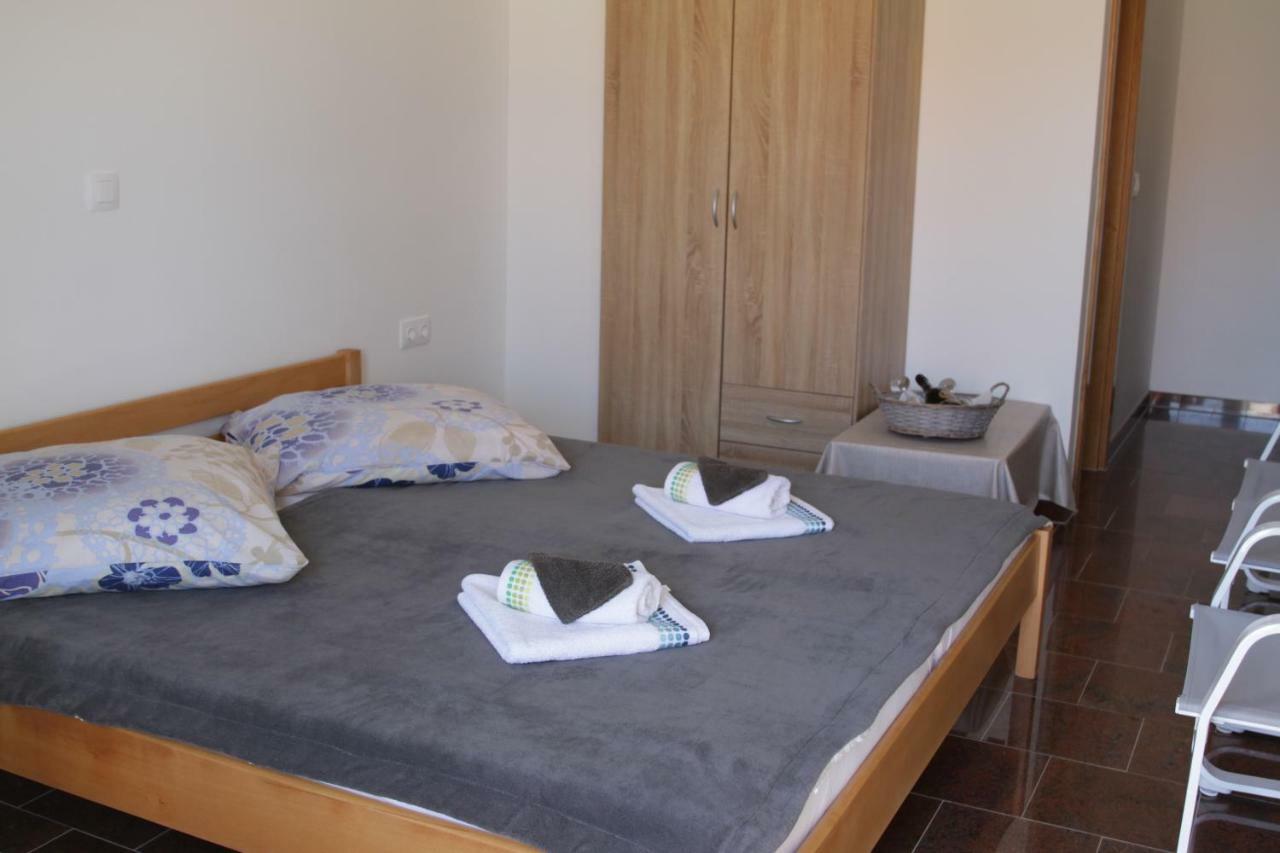 Apartmani Subasic Pag Town Buitenkant foto